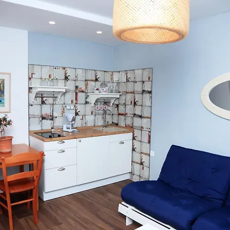 Guest house Tanya-apartments And 3*