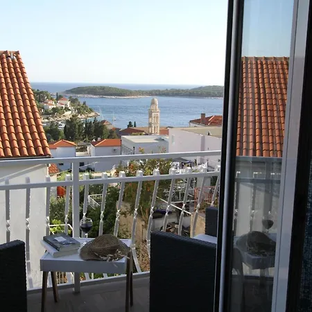 Tanya-apartments And Πανσιόν 3*