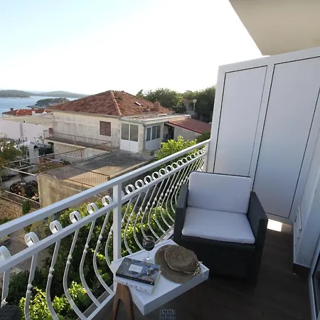 Πανσιόν Tanya-apartments And