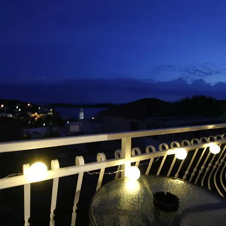 Tanya-apartments And Χβαρ