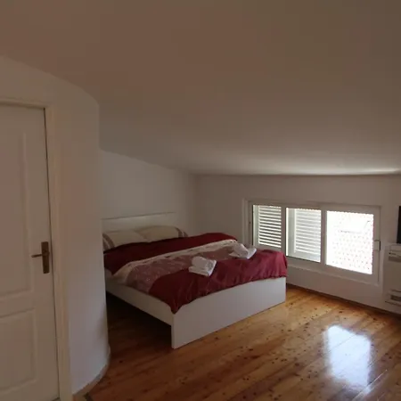 Tanya-apartments And 3* Χβαρ