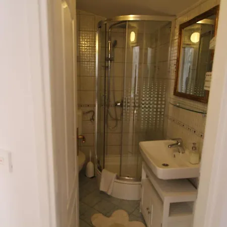 Tanya-apartments And 3* Χβαρ