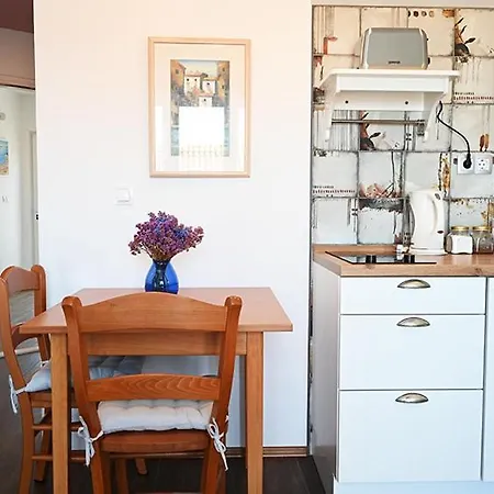 Tanya-apartments And 3* Χβαρ