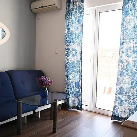 Tanya-apartments And Gasthuis 3*