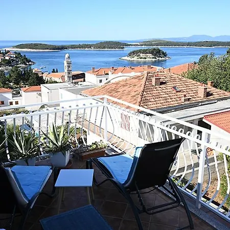 Tanya-apartments And Πανσιόν 3*