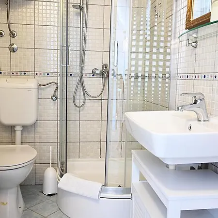 Tanya-apartments And 3* Χβαρ