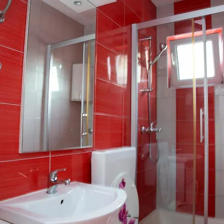 Tanya-apartments And Χβαρ