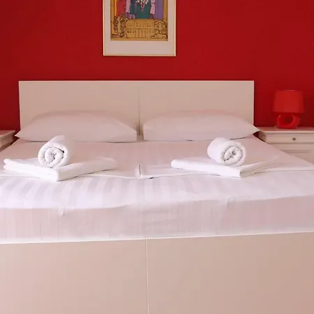 Gasthuis Tanya-apartments And Hvar Town