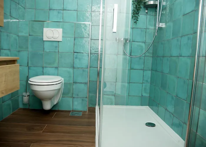 Tanya-apartments And Penzion 3*