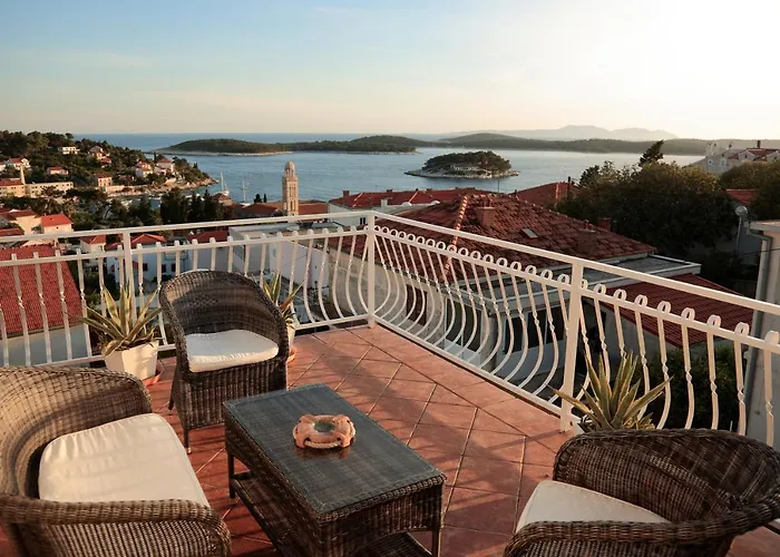 Tanya-apartments And Penzion Hvar Town
