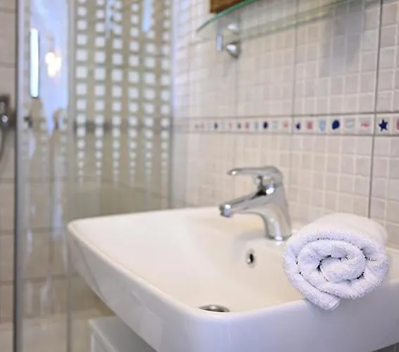 Tanya-apartments And Penzion Hvar Town