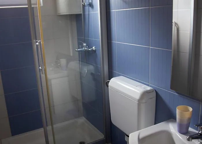 Tanya-apartments And Penzion 3*