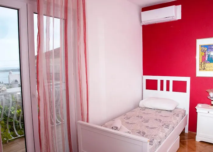 Penzion Tanya-apartments And 3*