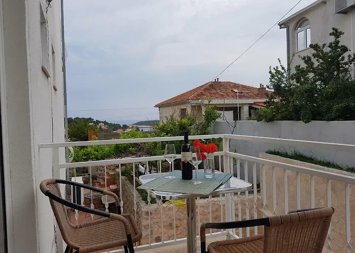 Tanya-apartments And Penzion