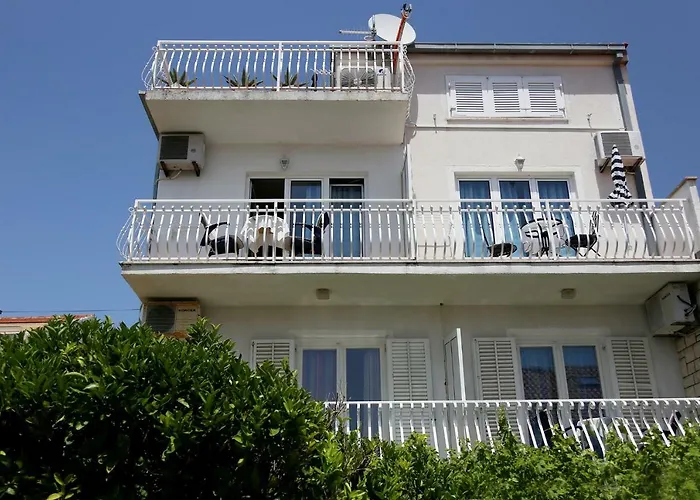 Penzion Tanya-apartments And Hvar Town