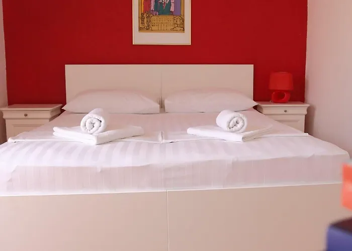 Penzion Tanya-apartments And Hvar Town