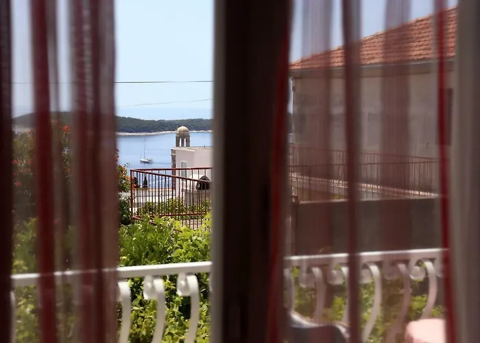 Penzion Tanya-apartments And Hvar Town
