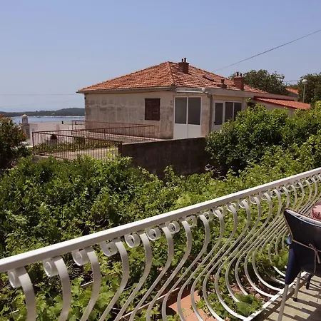 Tanya-apartments And Vendégház